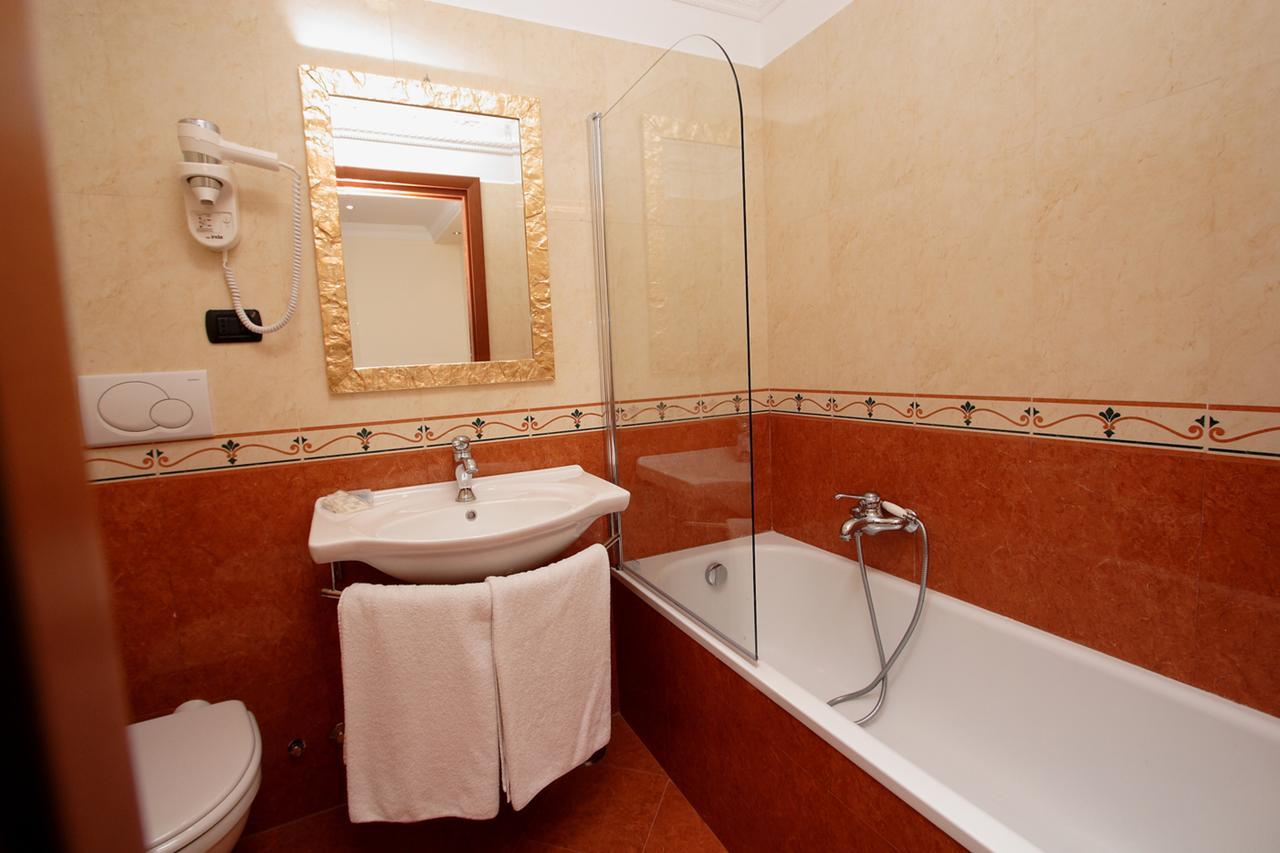 Guest House Galaxy Rzym Zewnętrze zdjęcie