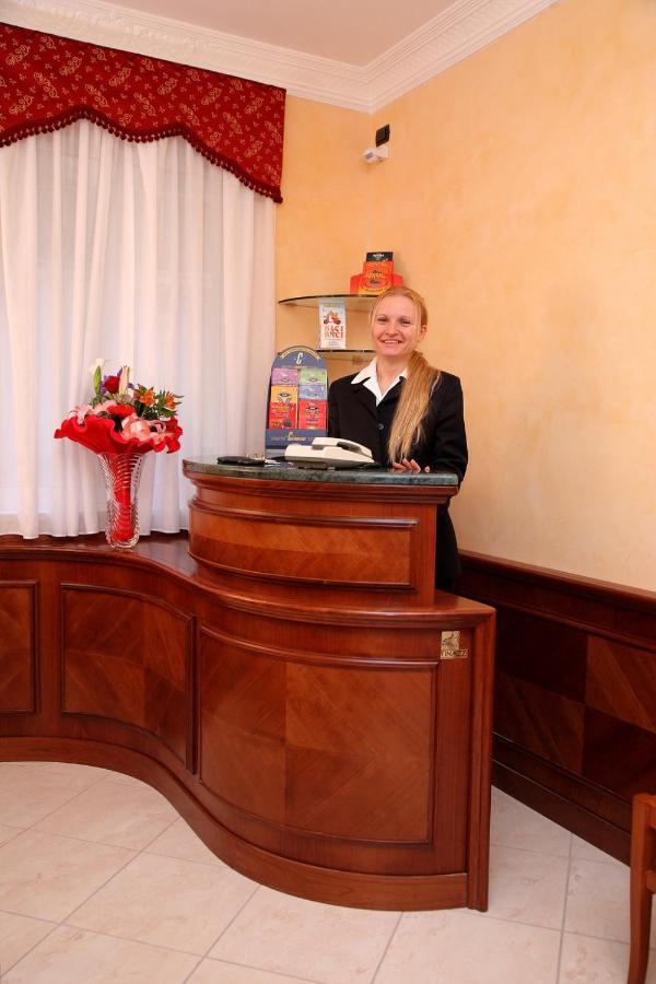 Guest House Galaxy Rzym Zewnętrze zdjęcie